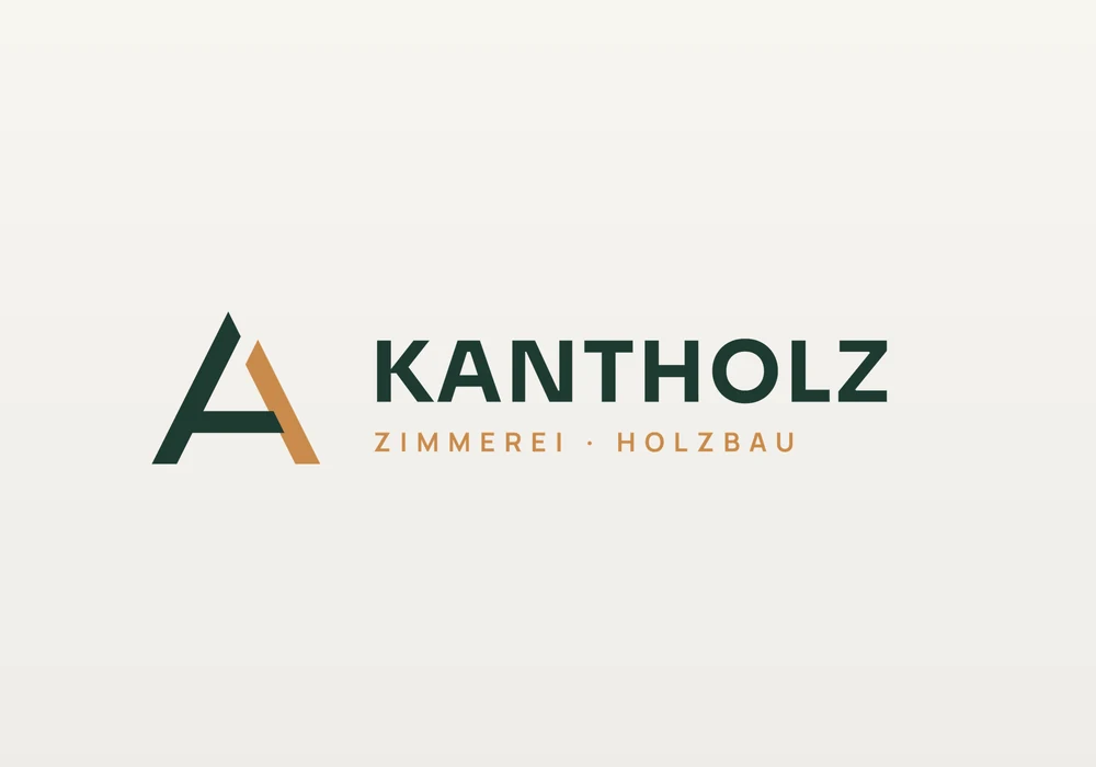Nachher: modernisiertes Logo der Zimmerei Kantholz mit geometrischer Dachstuhl-Bildmarke als Vektorgrafik