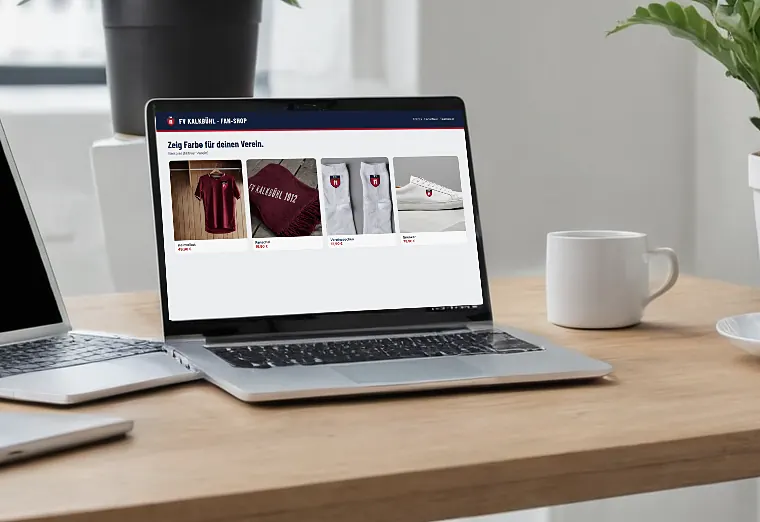 Laptop mit Fan-Shop des FV Kalkbühl (Beispiel, fiktive Firma)